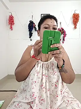 YOUR LOVELY-40 online show from 11/11/25, 03:17