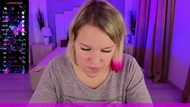 EVAshinyGIRL online show from 12/20/24, 07:44