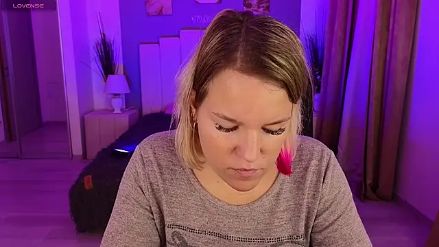 EVAshinyGIRL online show from 12/26/24, 07:35