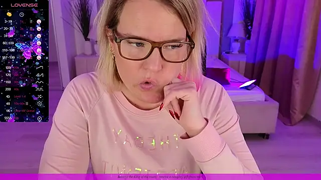 EVAshinyGIRL online show from 01/12/25, 11:39