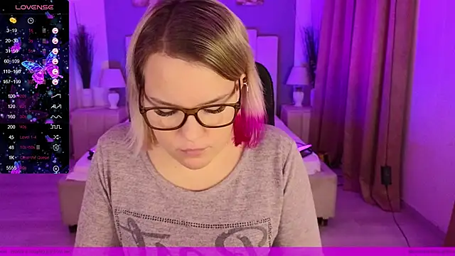 EVAshinyGIRL online show from 01/23/25, 09:18