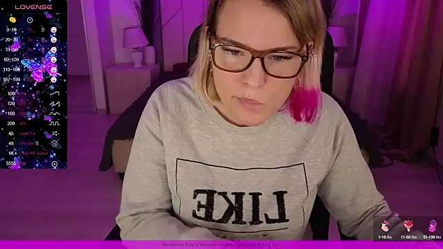 EVAshinyGIRL online show from 02/04/25, 07:40