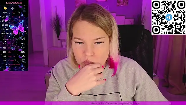 EVAshinyGIRL online show from 02/05/25, 07:50