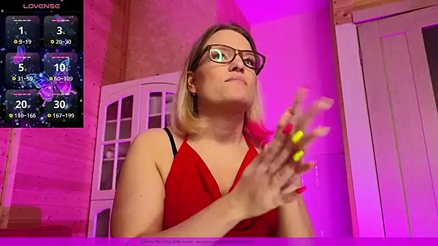 EVAshinyGIRL online show from 03/13/25, 11:30