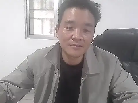 Snapshot of kisstoyousoon2024 chatting on 11/14/25, 10:58 kisstoyousoon2024 online show from 11/14/25, 10:58