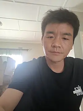 Snapshot of kisstoyousoon2024 chatting on 12/15/25, 12:20 kisstoyousoon2024 online show from 12/15/25, 12:20