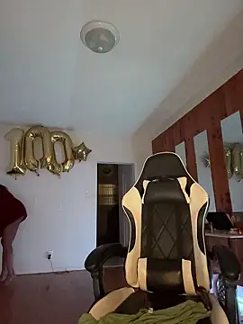 Snapshot of Blazerina chatting on 11/15/25, 12:41 Blazerina online show from 11/15/25, 12:41