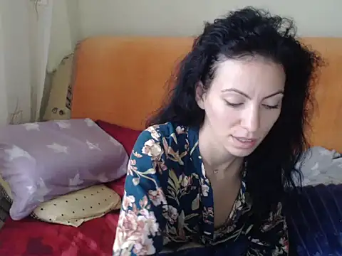 Emmatoo online show from 11/18/25, 07:02