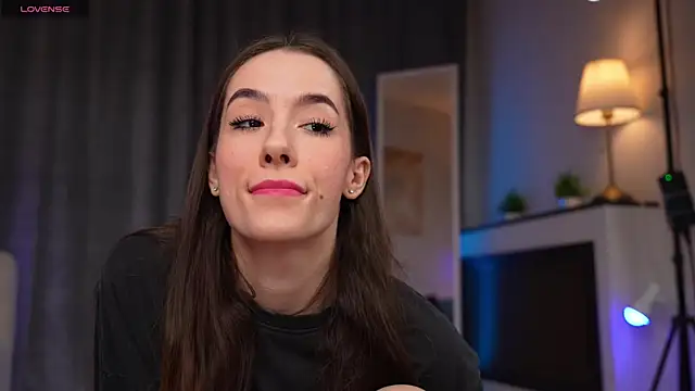 Amely Young online show from 04/18/26, 01:53