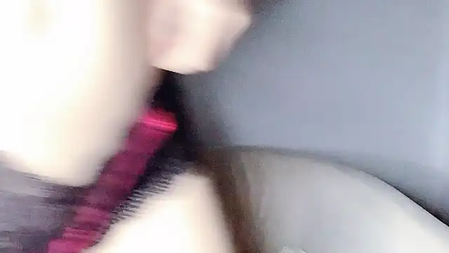 Snapshot of _Miyuki__ chatting on 12/17/25, 01:11 Miyuki online show from 12/17/25, 01:11