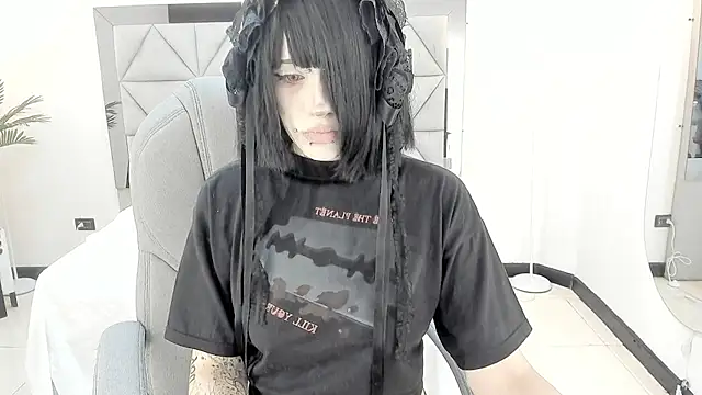 Snapshot of celestica_rose chatting on 02/25/26, 09:13 celestica rose online show from 02/25/26, 09:13