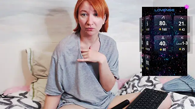 Snapshot of licentia__poetica chatting on 03/14/25, 11:00 licentia poetica online show from 03/14/25, 11:00