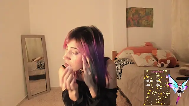 Snapshot of linnie_ chatting on 01/12/25, 01:42 linnie  online show from 01/12/25, 01:42