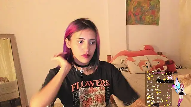 Snapshot of linnie_ chatting on 01/15/25, 07:59 linnie  online show from 01/15/25, 07:59