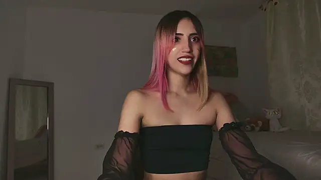 Snapshot of linnie_ chatting on 03/08/25, 06:10 linnie  online show from 03/08/25, 06:10