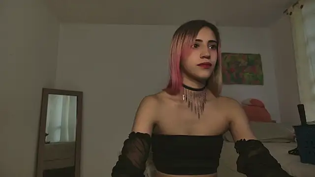 Snapshot of linnie_ chatting on 03/08/25, 11:07 linnie  online show from 03/08/25, 11:07