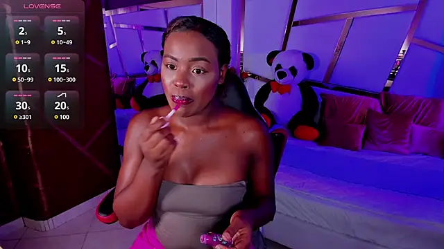 Snapshot of sofia_samuels chatting on 03/12/25, 01:47 sofia samuels online show from 03/12/25, 01:47