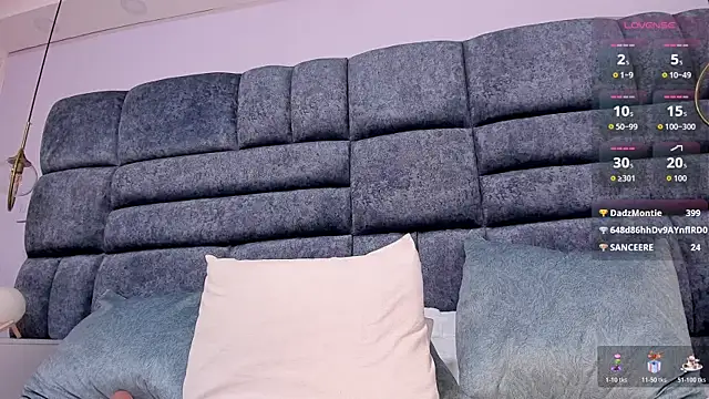 Snapshot of sofia_samuels chatting on 10/26/25, 04:35 sofia samuels online show from 10/26/25, 04:35