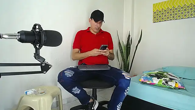 Snapshot of jayydenandjacob chatting on 02/10/25, 07:17 jayydenandjacob online show from 02/10/25, 07:17