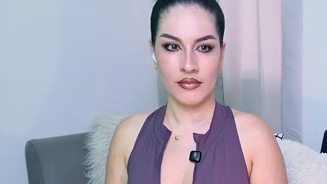 Pamela Rosal online show from 11/04/25, 01:21