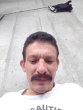 Snapshot of trebollhht chatting on 12/19/25, 07:10 trebollhht online show from 12/19/25, 07:10