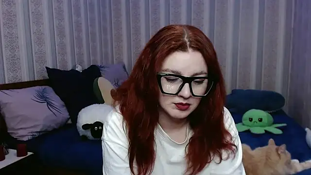 Snapshot of JulthHell chatting on 12/29/24, 12:20 JulthHell online show from 12/29/24, 12:20