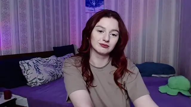 Snapshot of JulthHell chatting on 12/05/25, 12:19 JulthHell online show from 12/05/25, 12:19