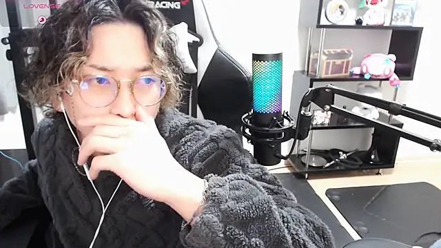 Snapshot of Shizukuu chatting on 03/20/25, 12:22 Shizukuu online show from 03/20/25, 12:22