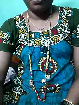 Snapshot of kasmika_kasmika chatting on 12/18/24, 09:18 kasmika kasmika online show from 12/18/24, 09:18