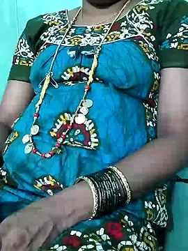 Snapshot of kasmika_kasmika chatting on 12/19/24, 07:51 kasmika kasmika online show from 12/19/24, 07:51