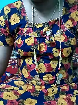 Snapshot of kasmika_kasmika chatting on 12/20/24, 08:23 kasmika kasmika online show from 12/20/24, 08:23