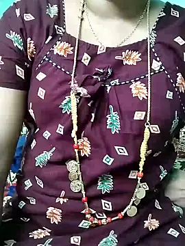 Snapshot of kasmika_kasmika chatting on 12/21/24, 05:40 kasmika kasmika online show from 12/21/24, 05:40