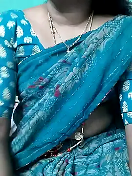 Snapshot of kasmika_kasmika chatting on 12/22/24, 07:33 kasmika kasmika online show from 12/22/24, 07:33