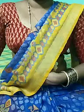 Snapshot of kasmika_kasmika chatting on 01/11/25, 03:42 kasmika kasmika online show from 01/11/25, 03:42