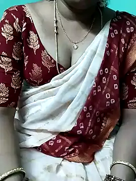 Snapshot of kasmika_kasmika chatting on 02/07/25, 05:07 kasmika kasmika online show from 02/07/25, 05:07