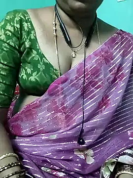 Snapshot of kasmika_kasmika chatting on 02/08/25, 04:36 kasmika kasmika online show from 02/08/25, 04:36