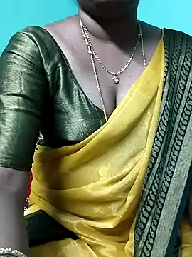 Snapshot of kasmika_kasmika chatting on 02/11/25, 03:29 kasmika kasmika online show from 02/11/25, 03:29