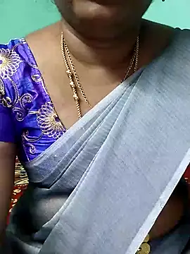 Snapshot of kasmika_kasmika chatting on 02/12/25, 04:22 kasmika kasmika online show from 02/12/25, 04:22