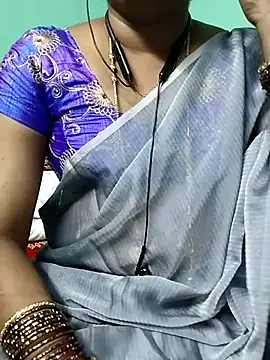 Snapshot of kasmika_kasmika chatting on 02/12/25, 07:24 kasmika kasmika online show from 02/12/25, 07:24