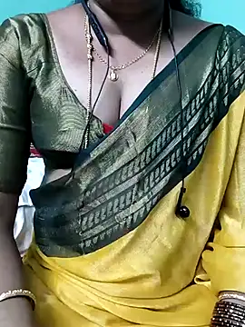 Snapshot of kasmika_kasmika chatting on 02/13/25, 08:13 kasmika kasmika online show from 02/13/25, 08:13