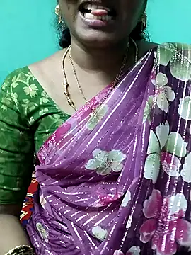 Snapshot of kasmika_kasmika chatting on 03/17/25, 04:54 kasmika kasmika online show from 03/17/25, 04:54