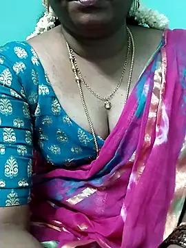 Snapshot of kasmika_kasmika chatting on 03/20/25, 04:53 kasmika kasmika online show from 03/20/25, 04:53