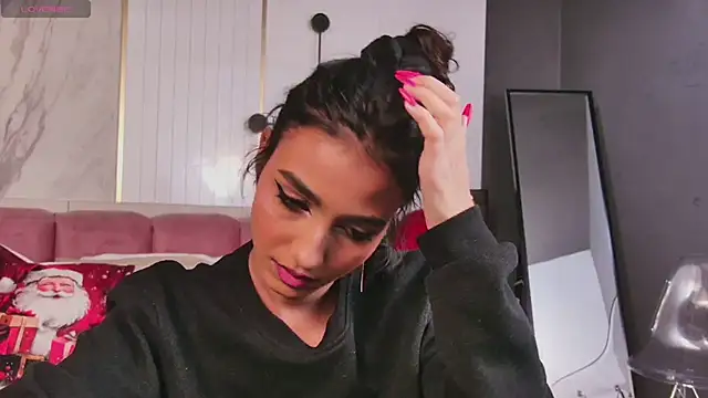 Snapshot of VanessaEllis chatting on 12/16/24, 10:34 VanessaEllis online show from 12/16/24, 10:34