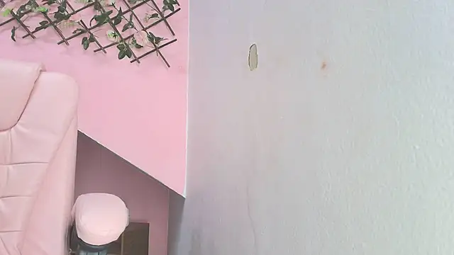 Snapshot of meribeth303av chatting on 03/16/25, 02:43 meribeth303av online show from 03/16/25, 02:43