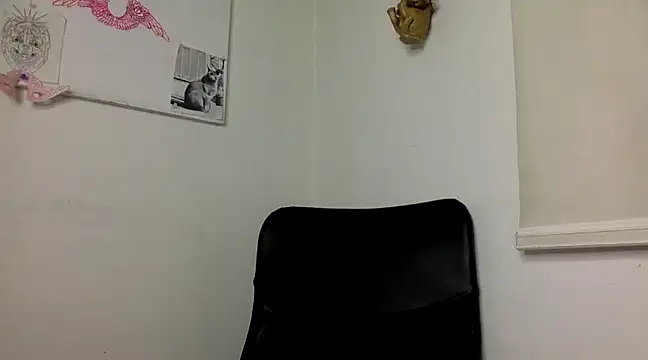 Snapshot of Thematrioshkaoficial24 chatting on 12/20/24, 03:03 Thematrioshkaoficial24 online show from 12/20/24, 03:03