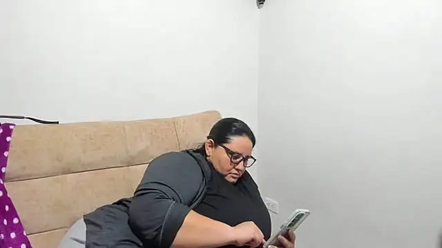 tetasgrandes karol online show from 11/09/25, 12:42