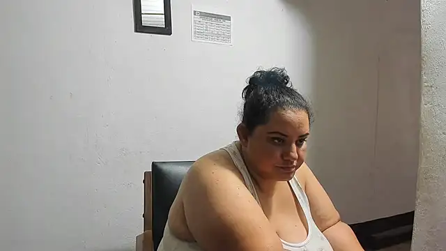 tetasgrandes karol online show from 04/14/26, 02:45