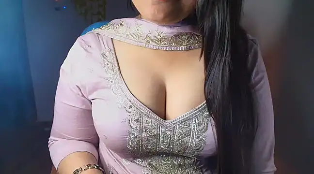 Snapshot of KhwahisHH chatting on 02/12/25, 08:29 KhwahisHH online show from 02/12/25, 08:29