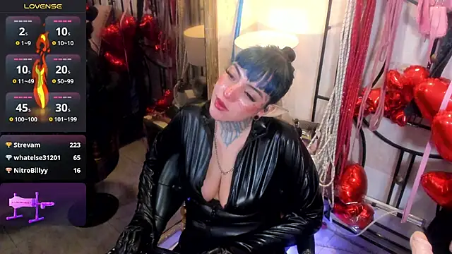 Snapshot of luxifer_666_ chatting on 02/14/25, 10:36 luxifer 666  online show from 02/14/25, 10:36