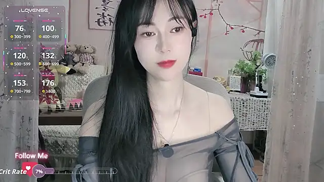 Snapshot of Lisa-s chatting on 10/17/25, 01:57 Lisa-s online show from 10/17/25, 01:57